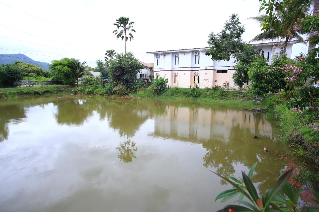 Baanpooya Hotel And Resort Tak Exterior foto